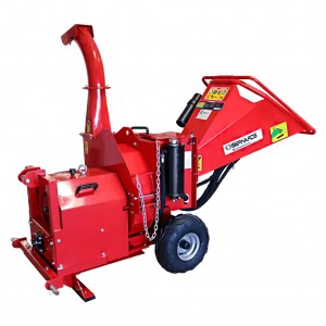 Puiduhakkur Bernards RCG15PTO etteveoga Puiduhakkur Bernards RCG15PTO etteveoga